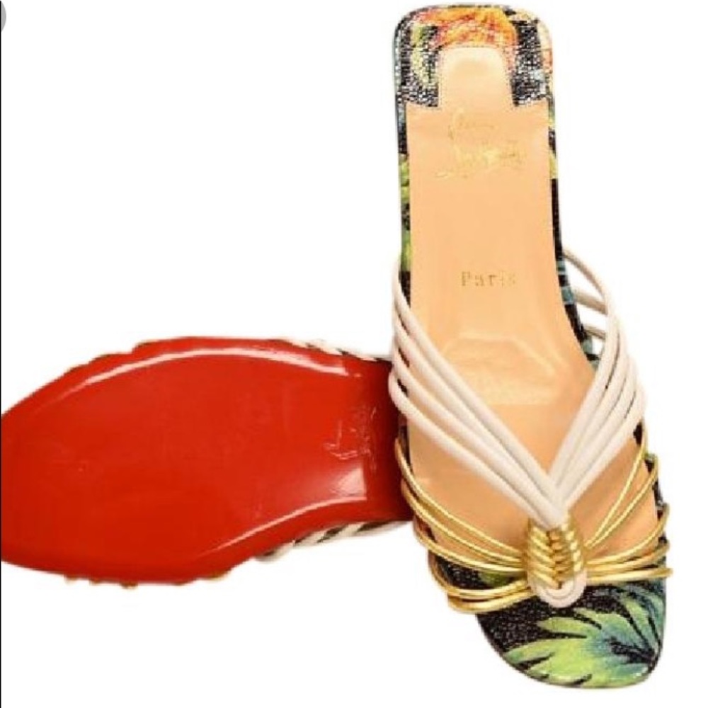 Brand new O Novt flat Nappa Christian Louboutin!